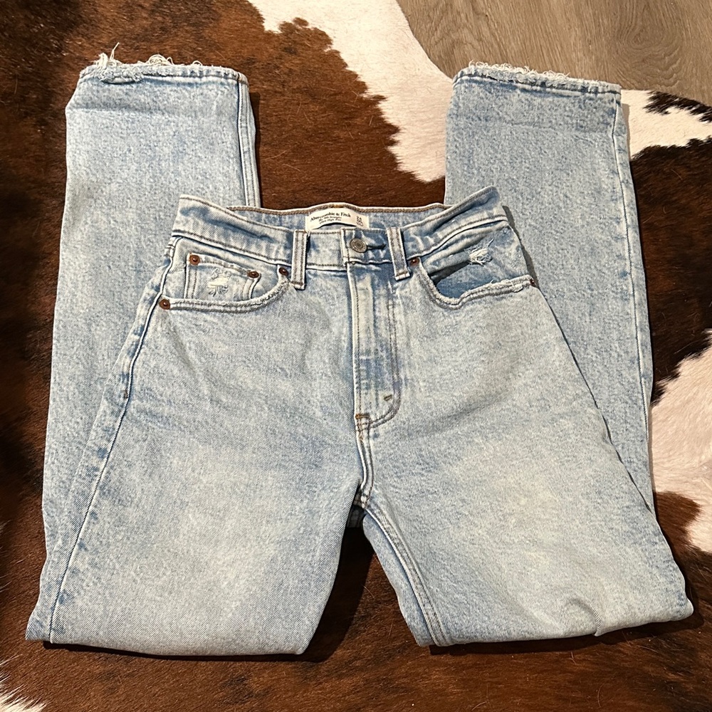 Abercrombie and Fitch 90’s Straight Ultra High Rise Jeans